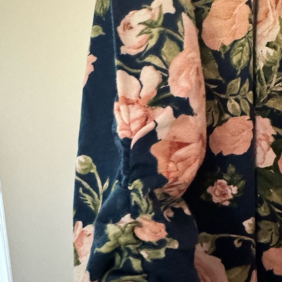 Studio B Floral Open Front Cardigan Size Medium - Picture 5 of 6